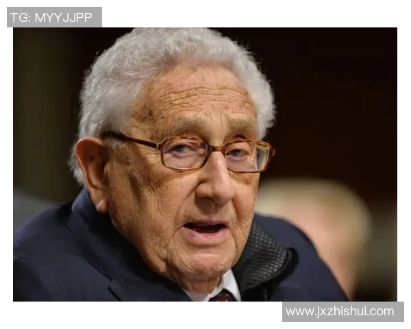 库尔特足球传奇崛起之路从默默无闻到全球瞩目明星 库尔特足球传奇崛起之路从默默无闻到全球瞩目明星