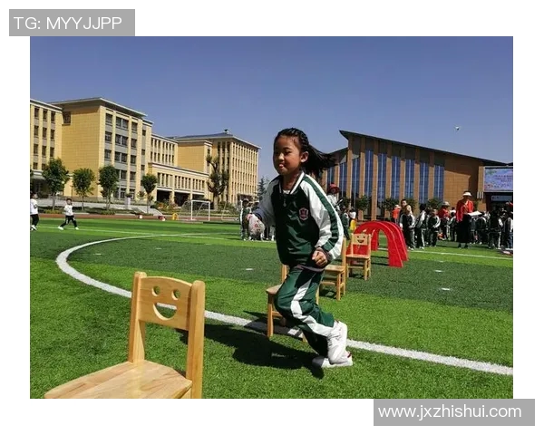 足球矮个子球星的时尚穿搭揭秘展现个性与自信的独特风格 足球矮个子球星的时尚穿搭揭秘展现个性与自信的独特风格