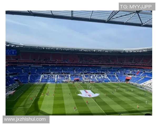 传奇球星回顾:从绿茵场到人生巅峰的荣耀与挑战 传奇球星回顾:从绿茵场到人生巅峰的荣耀与挑战