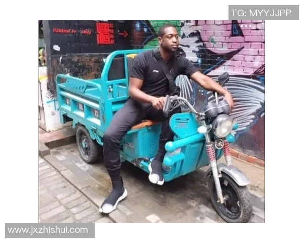 韦德与足球球星之间的关系网探索与跨界合作解析